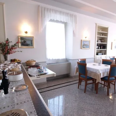 Brisino فندق 3*