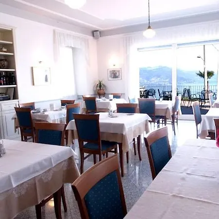 Brisino 3* ستريزا
