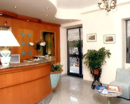 فندق Brisino 3*