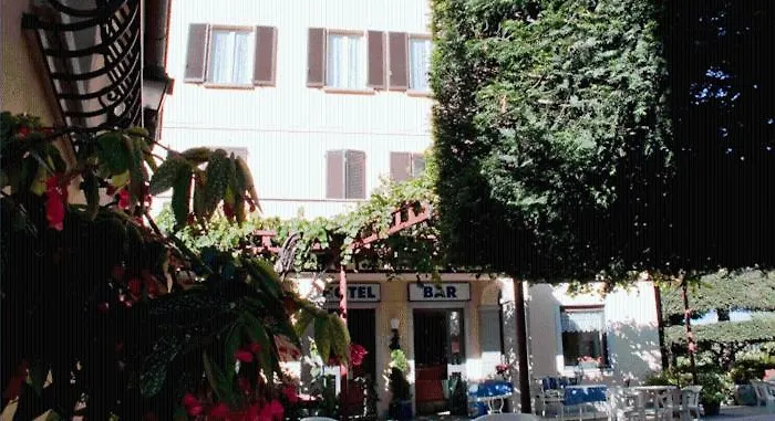 Brisino Hotell 3*
